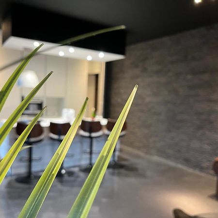 White Castle - Charleroi Airport Panzió Kültér fotó